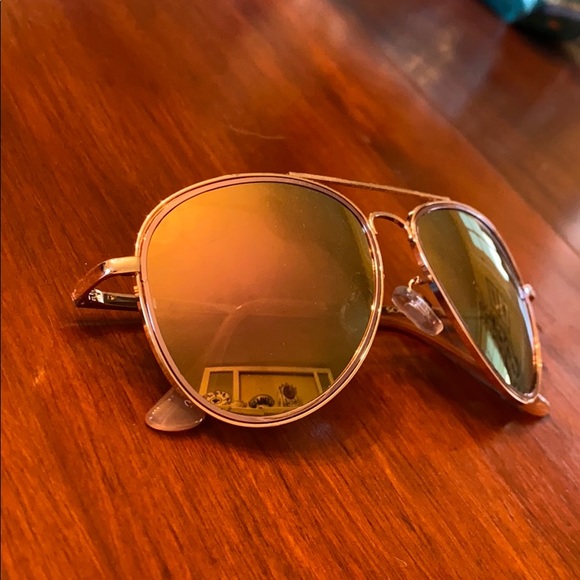 Sunglasses. - Picture 5 of 6